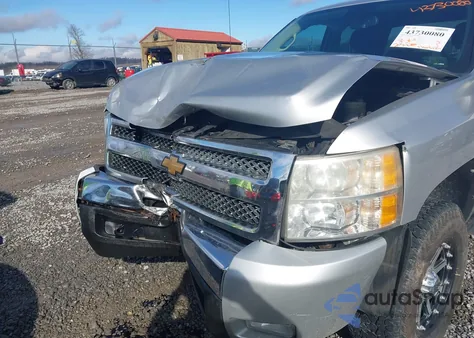 2011 Chevrolet Silverado 1500 Lt z USA, uszkodzony, nr VIN 3GCPKSE35BG235287